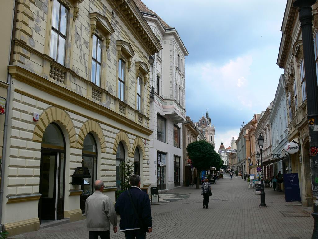 Sunny City Center Pětikostelí Exteriér fotografie